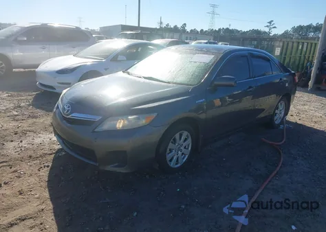 2010 Toyota Camry Hybrid z USA, uszkodzony, nr VIN 4T1BB3EK9AU123610